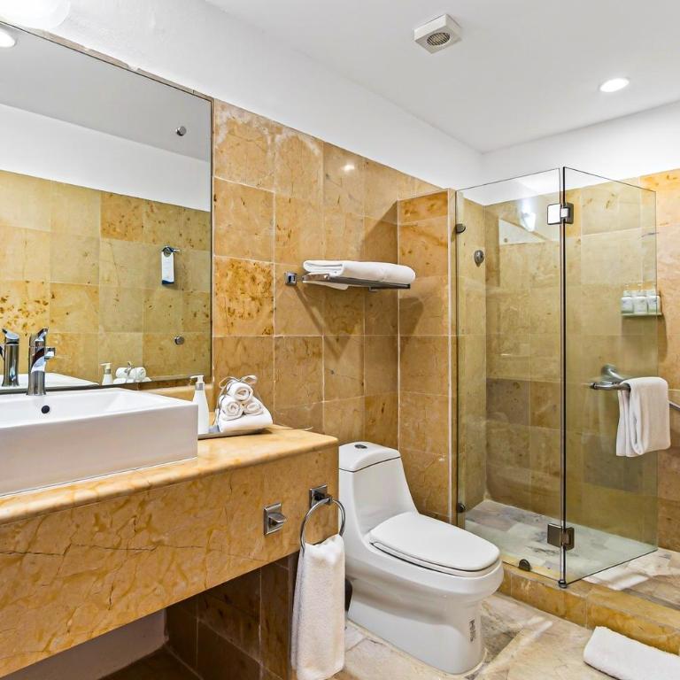 Spacious suite with wraparound terrace, rooftop infinity pool & resort amenities - Vacation Home - 25