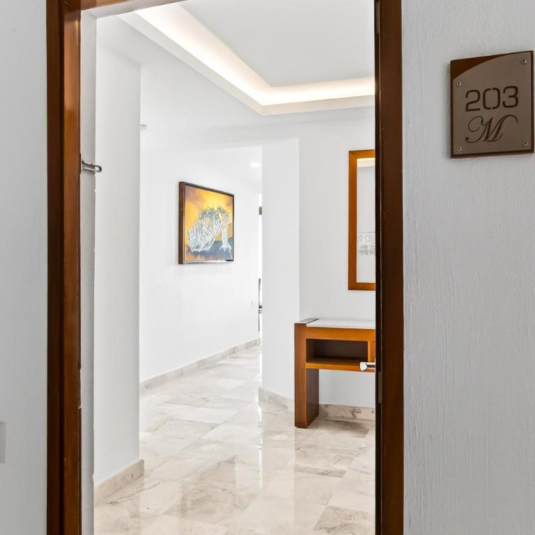 Spacious suite with wraparound terrace, rooftop infinity pool & resort amenities - Vacation Home - 15