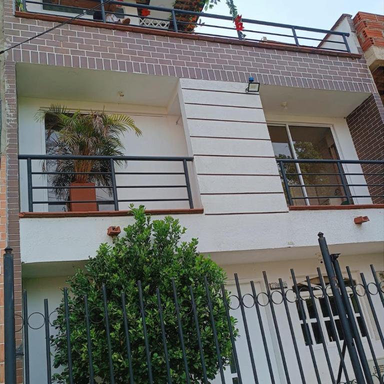 Apartamento con terraza en La Estrella - Apartamento de 1 dormitorio - 86