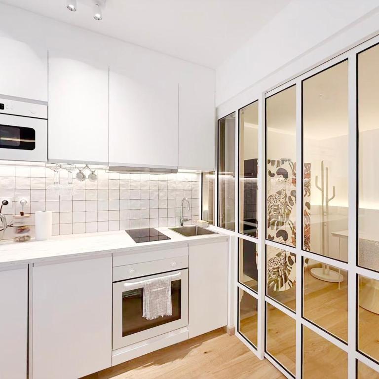 Contemporary artist style panoramic EiffelTower - Appartement Supérieur 2 Chambres - 16