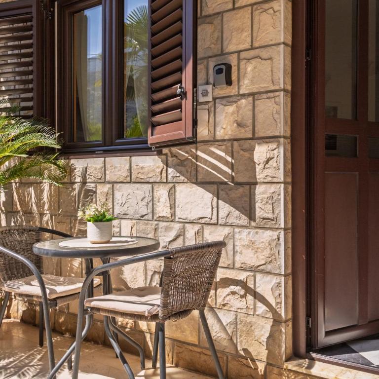 S&P City Center Apartments - Studio with Patio - 29