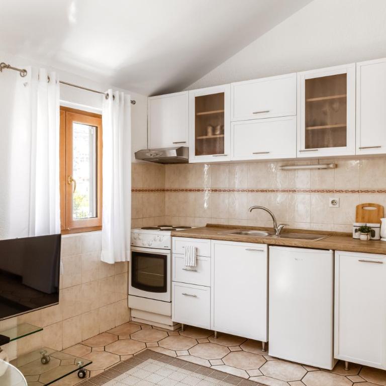 S&P City Center Apartments - One-Bedroom Apartment with Terrace - 13