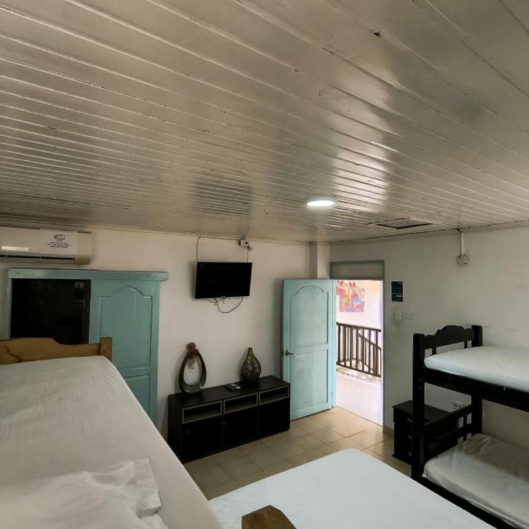 Hostal Familiar Hopen Nel - Habitación Cuádruple Estándar - 3