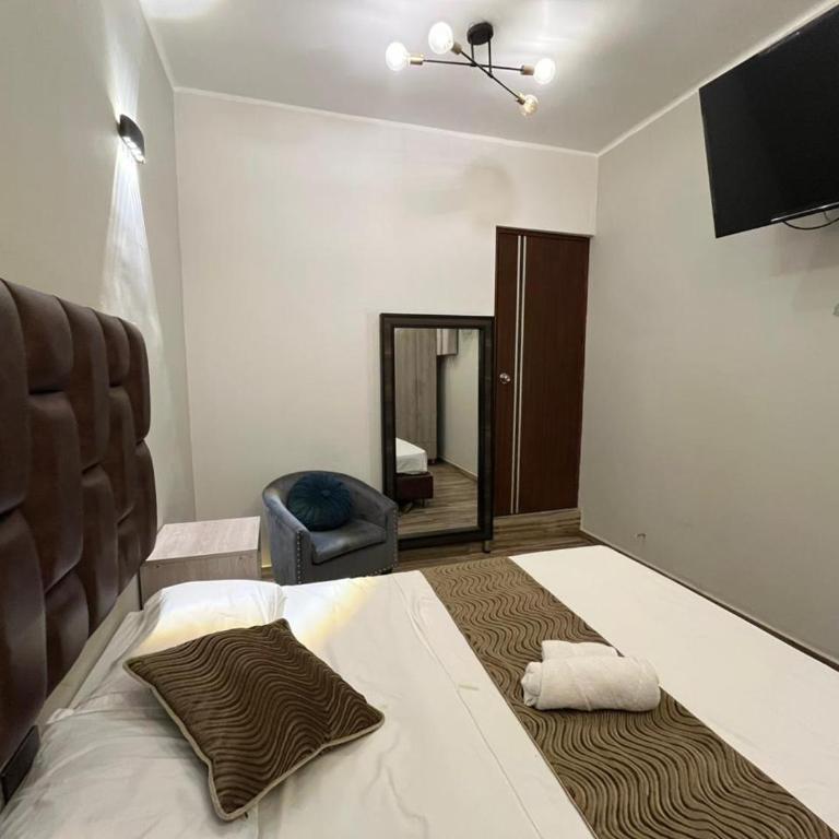Ciudad Del Sol Hostel - Standard Double Room with Fan - 4