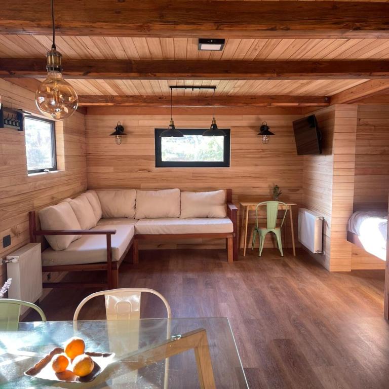 Tiny Under Chalet - One-Bedroom Apartment with Garden View - 14