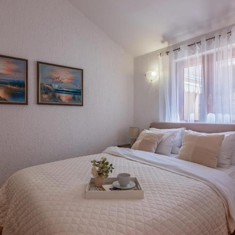 S&P City Center Apartments - One-Bedroom Apartment with Terrace - 17