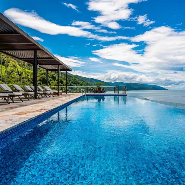 Exquisite oceanfront condo with amazing pool, balcony & W/D - Casa - 33