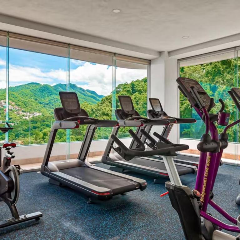 Exquisite oceanfront condo with amazing pool, balcony & W/D - Casa - 41