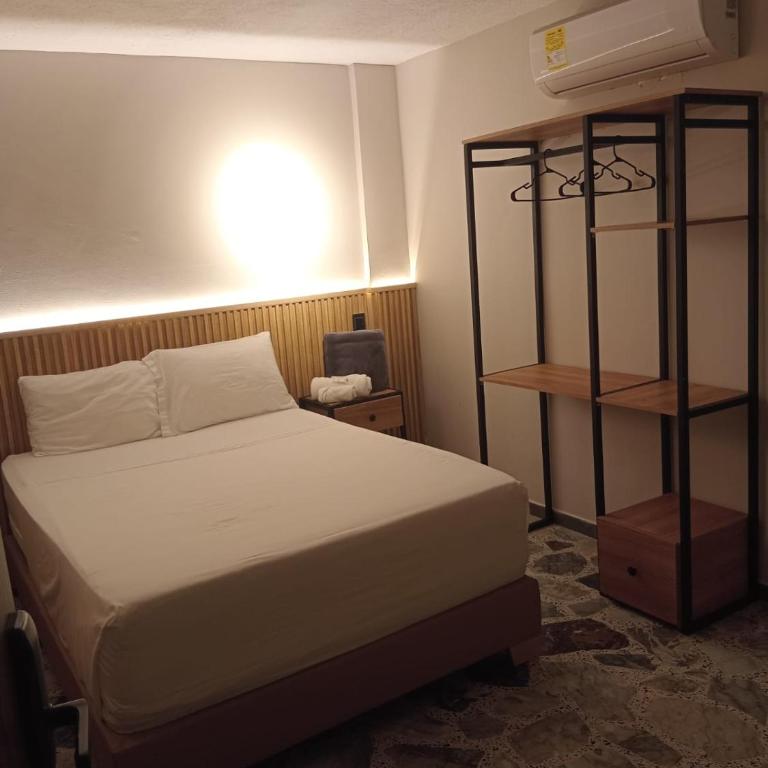 Hotel Cafe Boutique - Deluxe Room - 5
