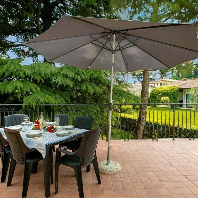 Villa Alberti 900m from Garda lake with Garden - Villa con Vista Giardino - 3