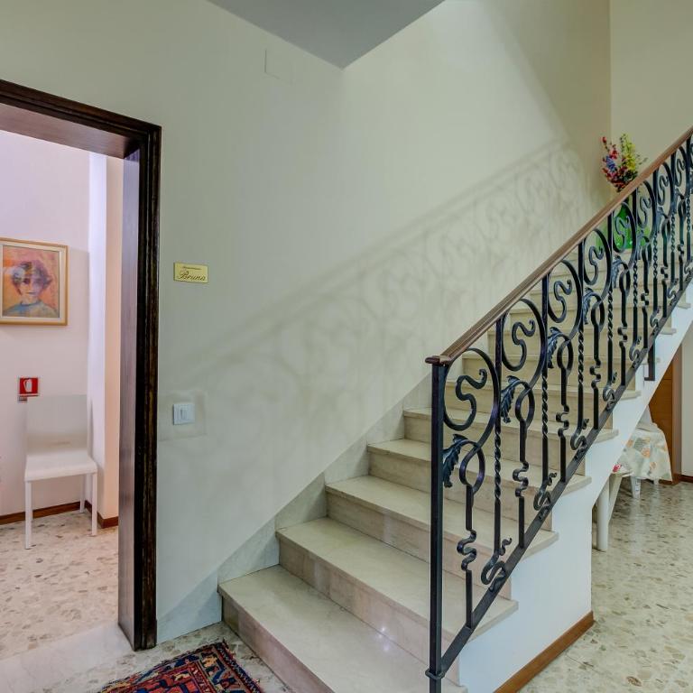 Villa Alberti 900m from Garda lake with Garden - Villa con Vista Giardino - 17