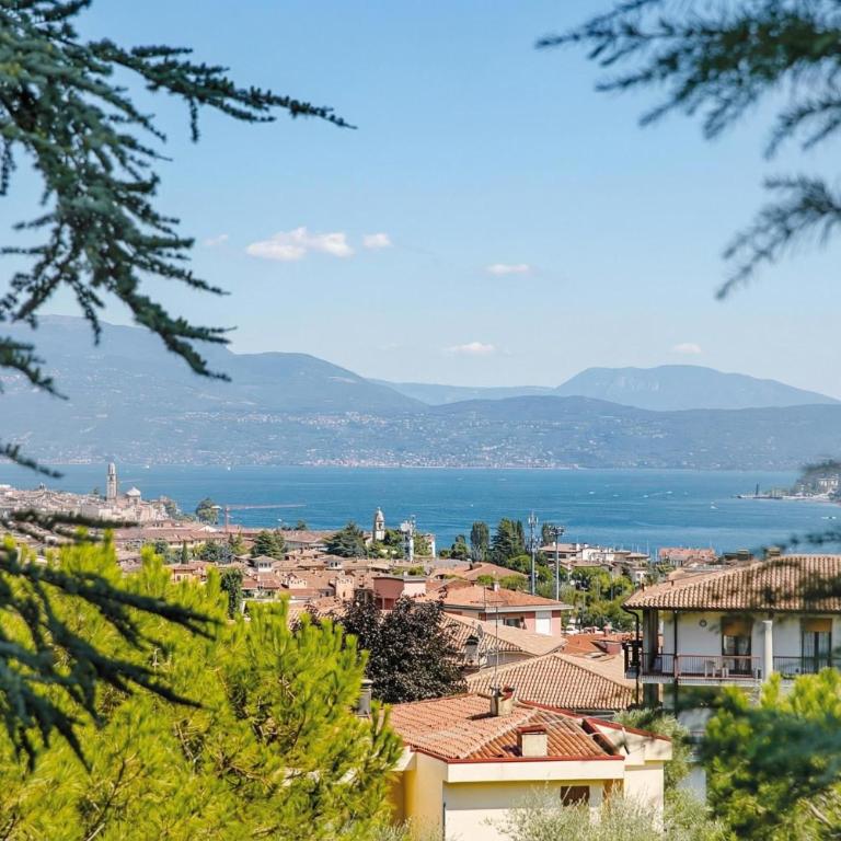 Villa Alberti 900m from Garda lake with Garden - Villa con Vista Giardino - 32