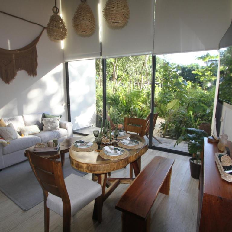 Luxury Jungle Loft, 7 Pools, Rooftop Panoramic View, Beach Shuttle, Fast WiFi - One-Bedroom Apartment - 4