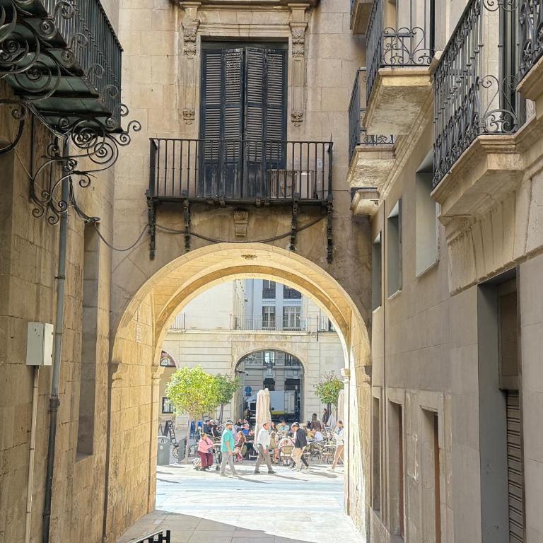 Balcones a la Plaza del Ayuntamiento Mi casa en Alicante - Three-Bedroom Apartment with View - 32