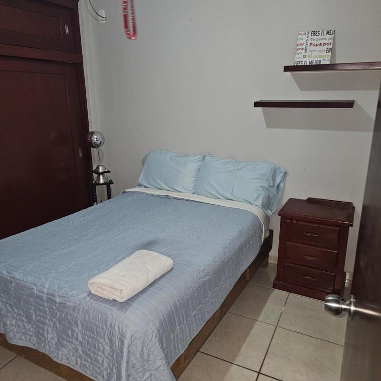 Residencia en Mitras Poniente - Three-Bedroom House - 8