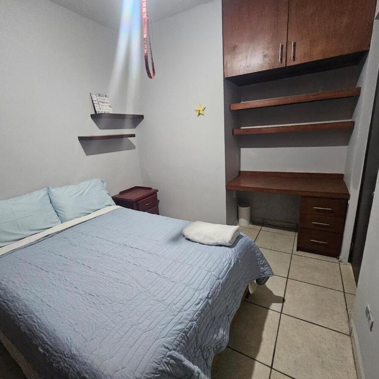Residencia en Mitras Poniente - Three-Bedroom House - 25