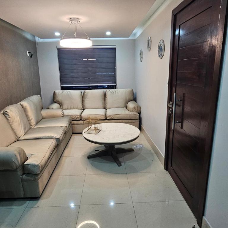 Residencia en Mitras Poniente - Three-Bedroom House - 26