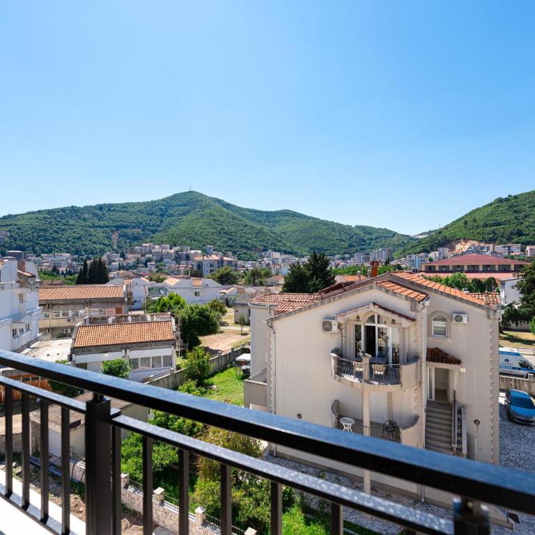 Millennium Apartments Budva - Two-Bedroom Apartment - 4
