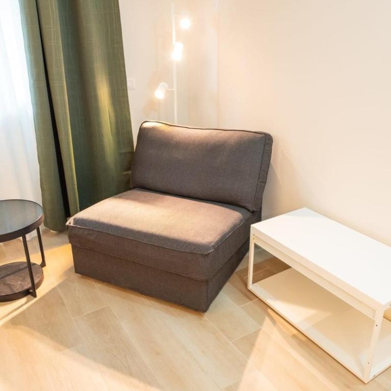 EQM Roma - Deluxe King Studio - 3