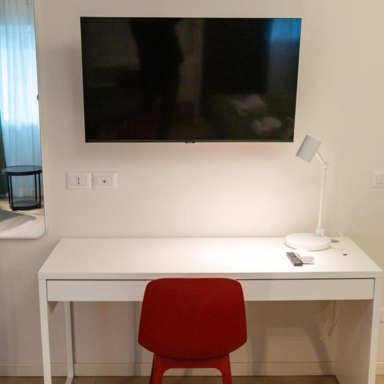 EQM Roma - Deluxe King Studio - 6