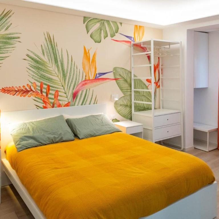 EQM Roma - Deluxe Queen Room - 1