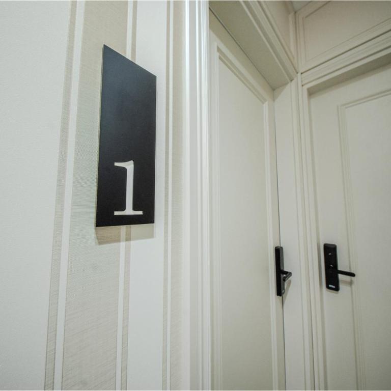 White Gallo Residences - Deluxe One-Bedroom Apartment - 18