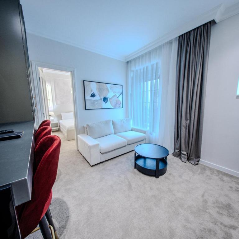 White Gallo Residences - Deluxe One-Bedroom Apartment - 11
