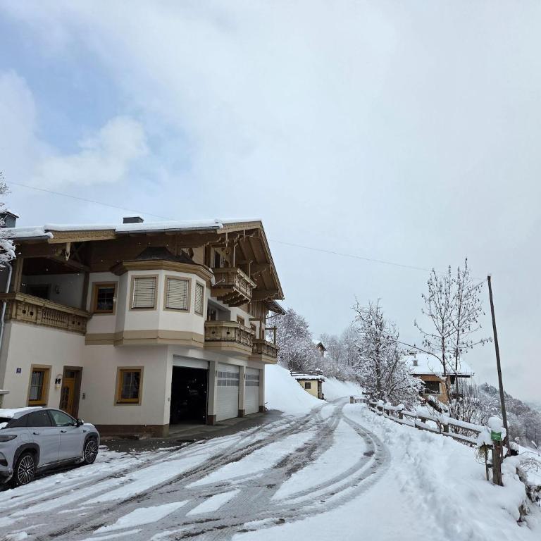 Chalet in Mittersill near Ski Slopes - Ferienhaus mit 4 Zimmern - 2