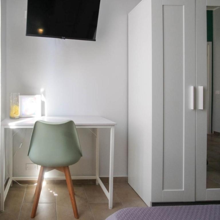 Miggiano21 - Camera Familiare con Bagno Privato - 10