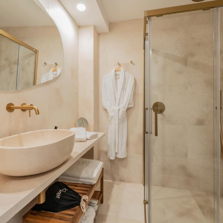 Hotel Boutique Petit París - Habitación Doble Deluxe con balcón - 1