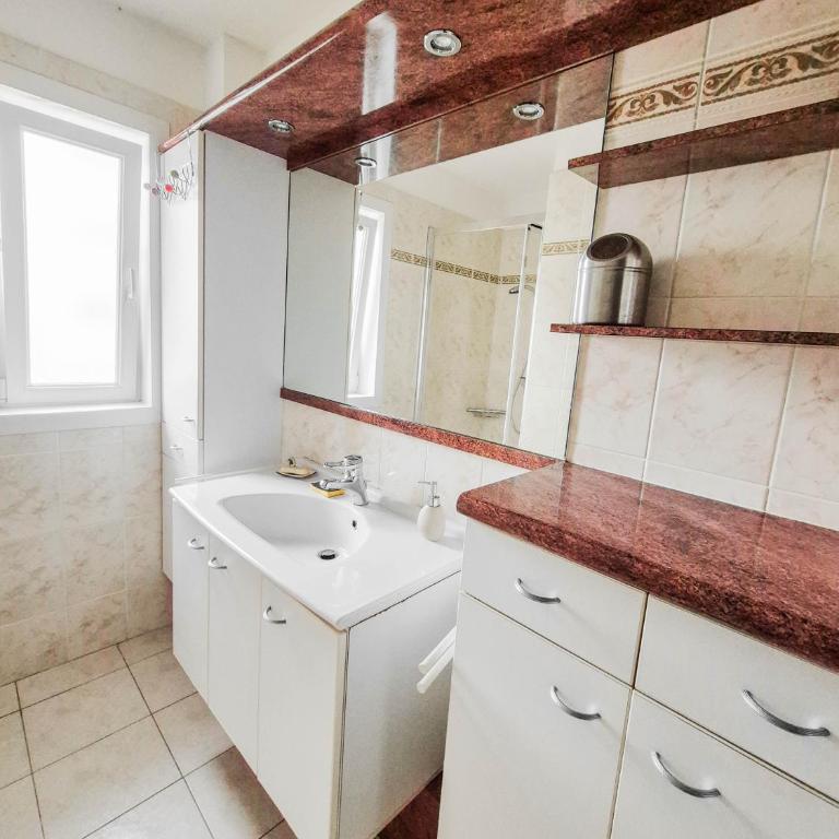 Grau-du-Roi, T3 6 couchages, plage à pied et parking à proximité - Appartement 2 Chambres - 13