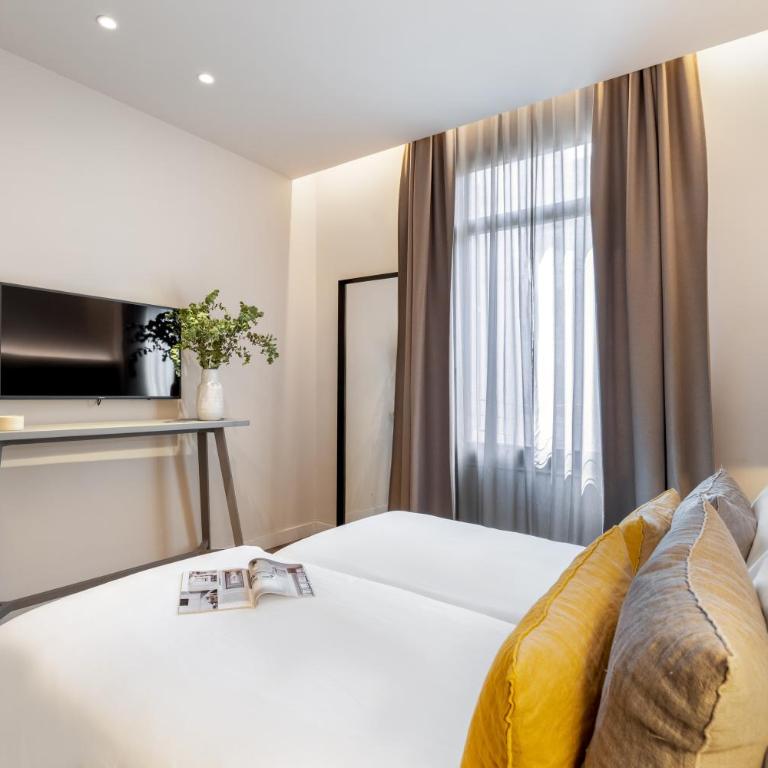Casagrand Luxury Apartments Barcelona - Superior Five-Bedroom Apartment - 3