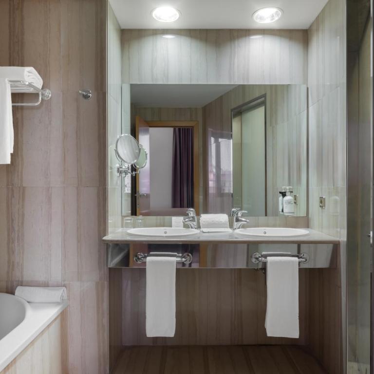 Hotel SB Ciutat Tarragona - Habitación Familiar (4 adultos) - 5