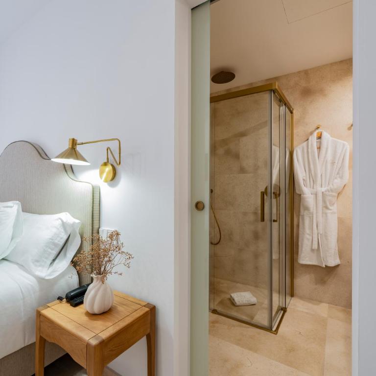 Hotel Boutique Petit París - Habitación Deluxe - 4