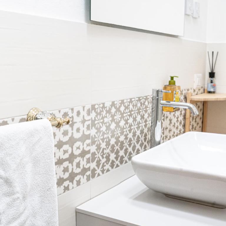 Firenze Dream Homes - Medusa - Appartamento Deluxe con 2 Camere da Letto e Vista Giardino - 57