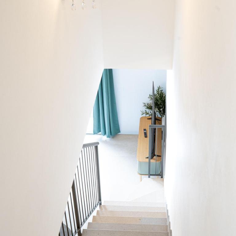 Firenze Dream Homes - Medusa - Appartamento Deluxe con 2 Camere da Letto e Vista Giardino - 70