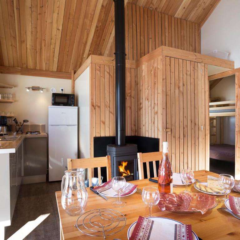 Huttopia Bozel en Vanoise - Two-Bedroom Chalet - 3