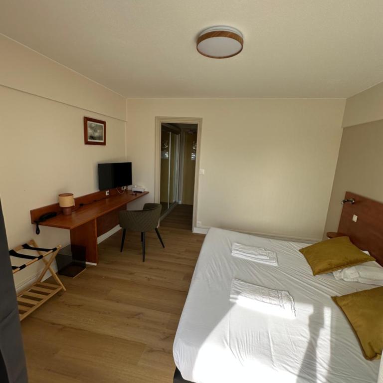 Hotel les Alignements - Chambre Double Confort avec Balcon - 5