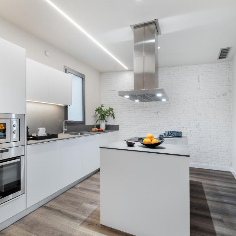 Casagrand Luxury Apartments Barcelona - Superior Four-Bedroom Apartment - 10