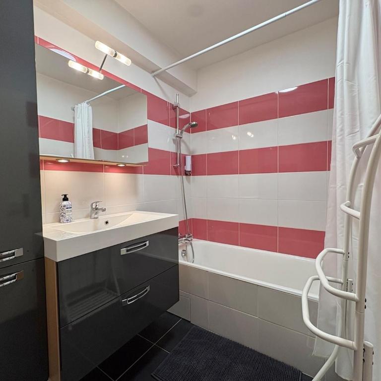 Appartement T3 piscine, parking, proche des plages - Apartment mit 2 Schlafzimmern - 22