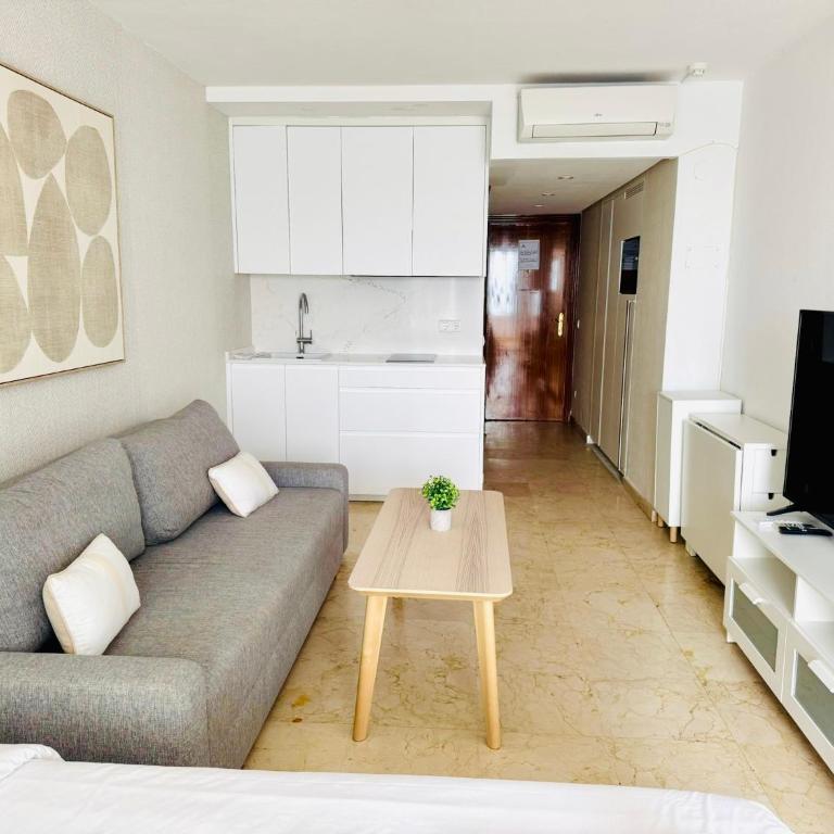 Apartamento La Roca Torremolinos frente al Mar Sinese Design Homes - Apartamento de 1 dormitorio - 14