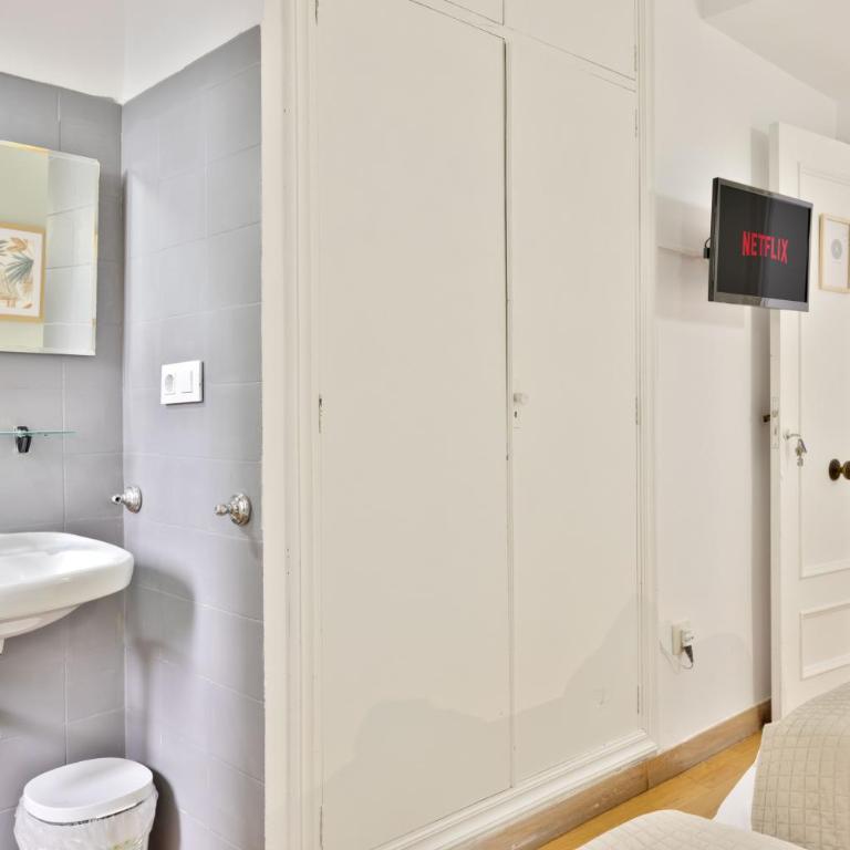 Pensión Parc Central - Comfort Triple Room - 11