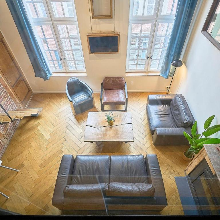 Duplex d'architecte avec 3 chambres - Three-Bedroom Apartment - 23