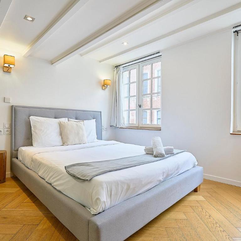 Duplex d'architecte avec 3 chambres - Three-Bedroom Apartment - 15