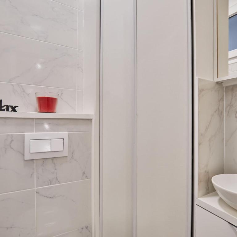 Modern Suite with Patio Boulogne-Billancourt - Monolocale - 9