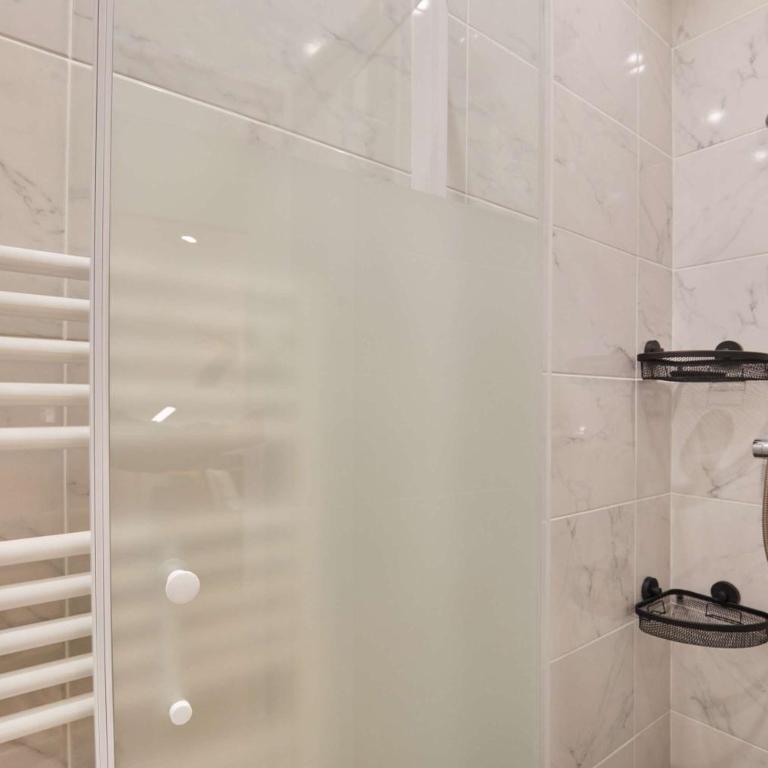 Modern Suite with Patio Boulogne-Billancourt - Monolocale - 12