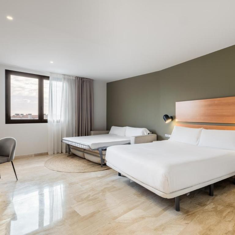 Hotel SB Express Tarragona - Habitación Familiar (2 adultos + 1 niño) - 4