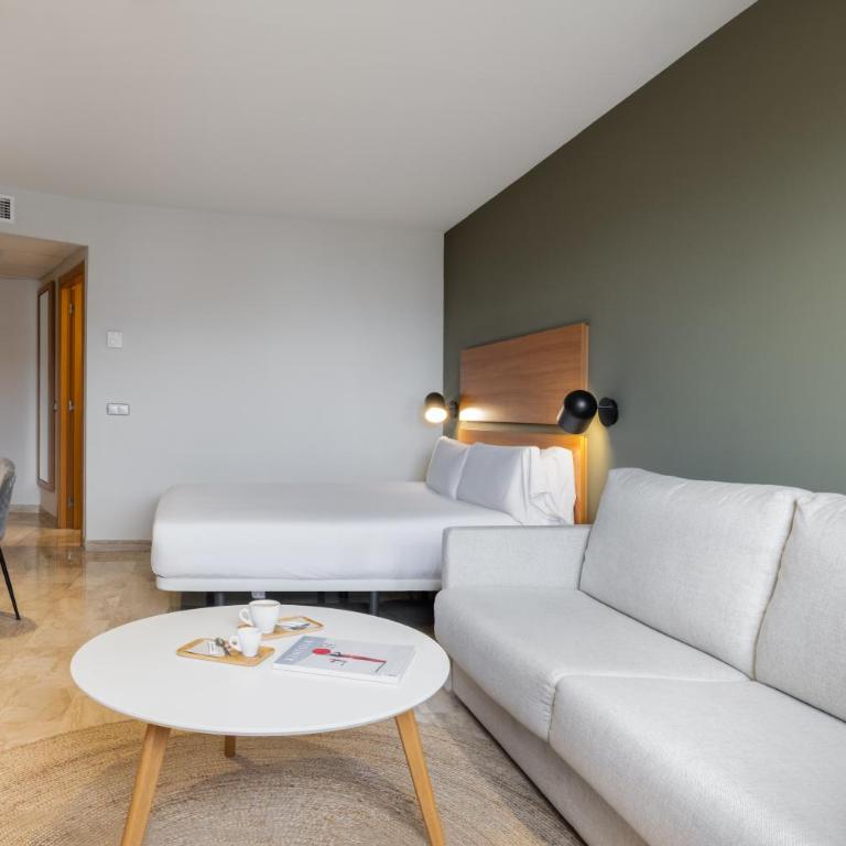 Hotel SB Express Tarragona - Habitación Familiar (2 adultos + 1 niño) - 1
