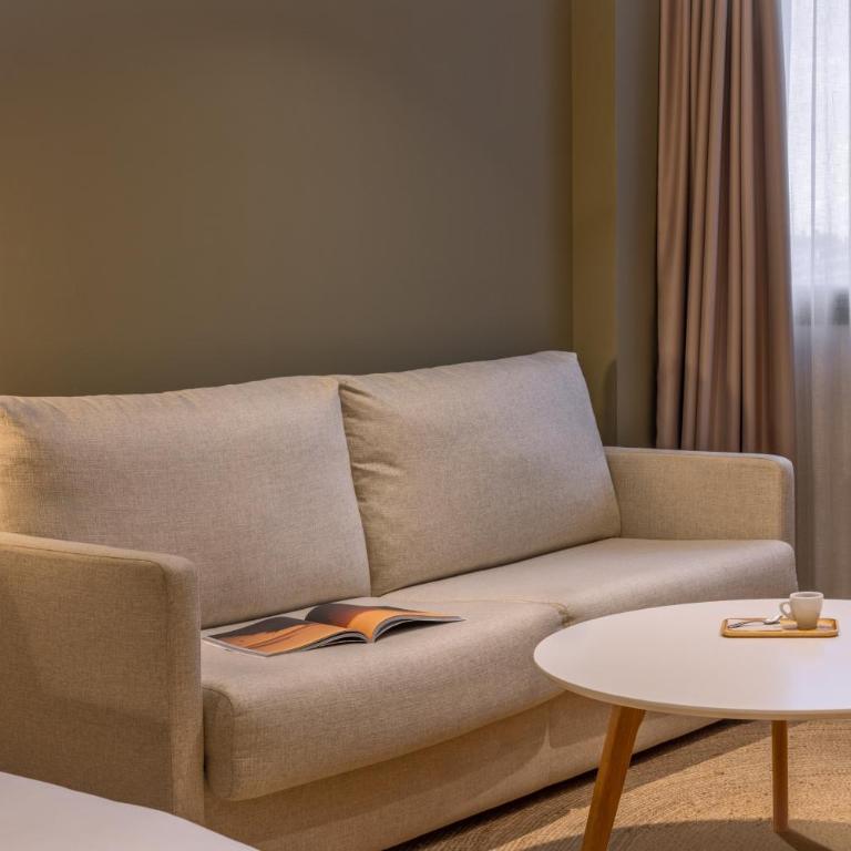 Hotel SB Express Tarragona - Habitación Familiar (2 adultos + 1 niño) - 5