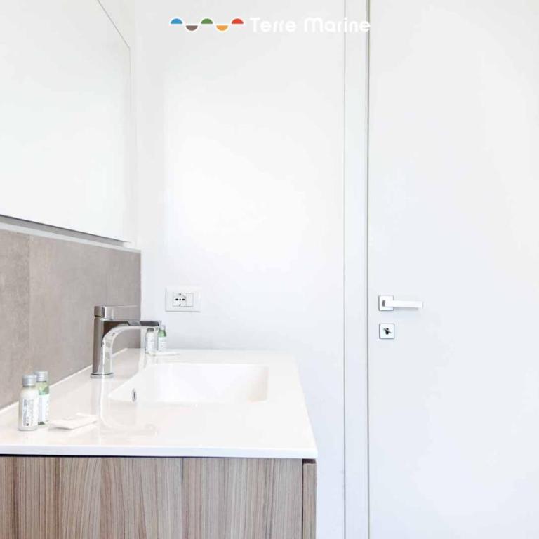 Al Kennedy, Terre Marine - Two-Bedroom Apartment - 17